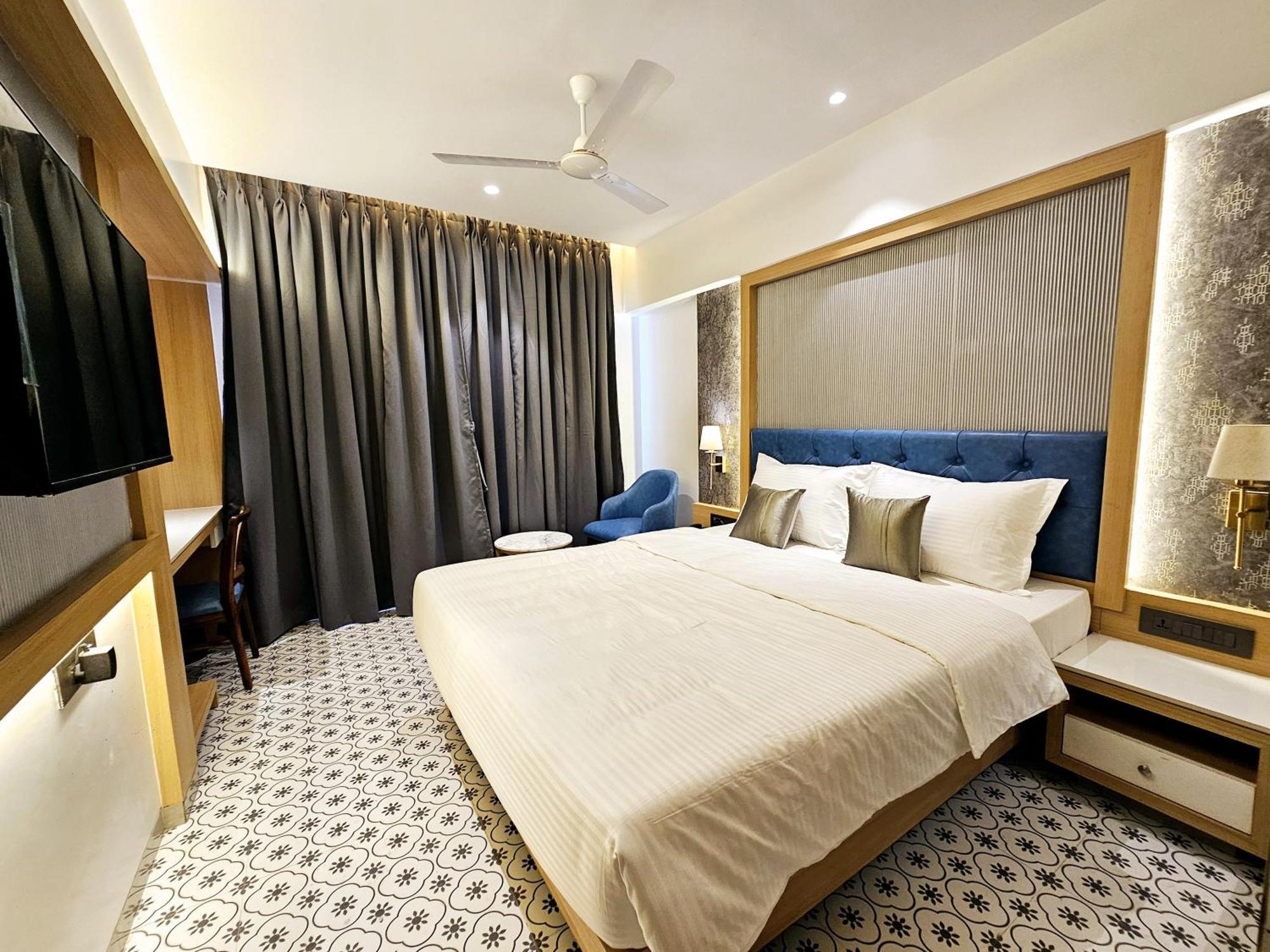 Hotel Golden Nest Тане Екстериор снимка