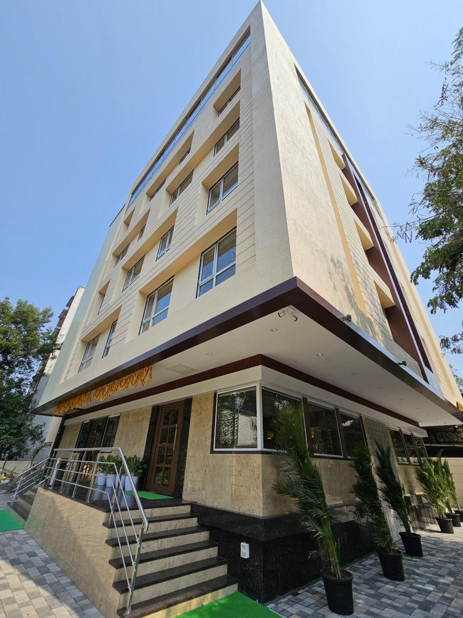 Hotel Golden Nest Тане Екстериор снимка