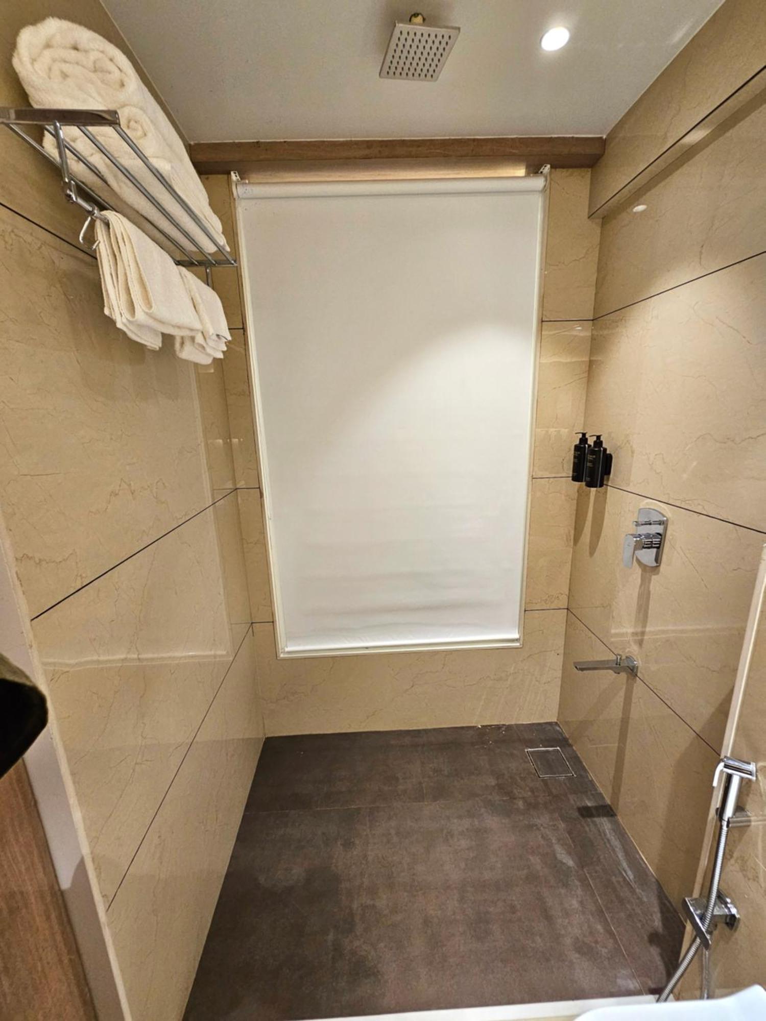 Hotel Golden Nest Тане Екстериор снимка